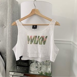 3/30$🤍 WLKN | White graphic cropped tank top